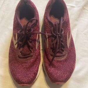 Brooks Adrenaline Dark Red Womens 8.5